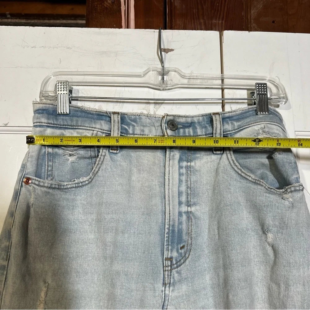 Abercrombie and Fitch Ultra High Rise Jeans Ankle Straight Light Wash Size 6 28